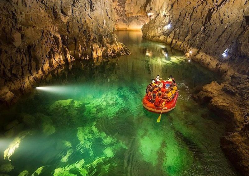 Düğmeli Evler ve Altınbeşik Mağarası Turu